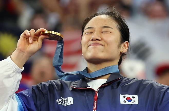 2024 파리 올림픽 단식에서 금메달을 차지한 안세영