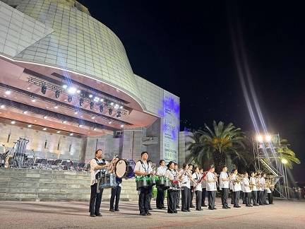 컴투스위드는 국제 음악축제인 ‘제주국제관악제’ 메인 무대에 올랐다.