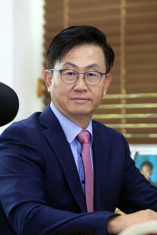 엄우용 포스텍 첨단원자력공학부‧환경공학부 교수. [사진=포스텍]