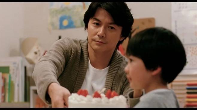 일본 국민 배우 후쿠야마 마사하루. 영화 ‘그렇게 아버지가 된다’ 스틸컷