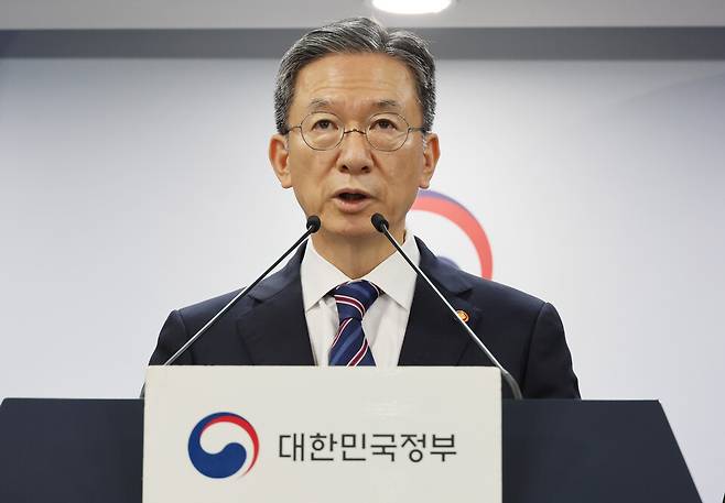 정성호 법무부 장관이 8월11일 서울 종로구 정부서울청사에서 8.15 광복절 특별사면 명단을 발표하고 있다. ⓒ 연합뉴스