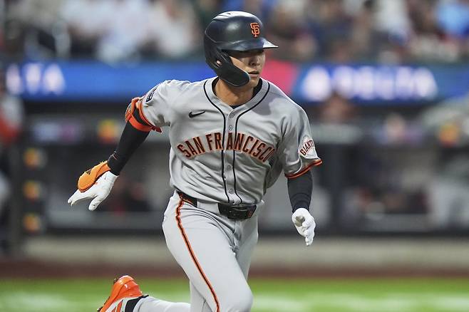 샌프란시스코 이정후는 19일(한국시간) 펫코파크에서 열린 ‘2025 MLB’ 샌디에이고전에서 6번타자 중견수로 선발출전해 4타수 1안타를 기록했다. 그는 8월 뜨거운 타격감을 이어가고 있다.｜AP뉴시스