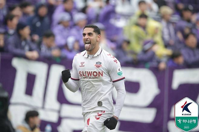 ▲ In the summer, Suwon FC's baked in five consecutive goals, scoring 12 goals with 12 goals. Under the guidance of Kim Eun -jung, he is contributing to the rise of Suwon FC by looking for a bitter score pace. Ⓒ Korea Professional Football Federation