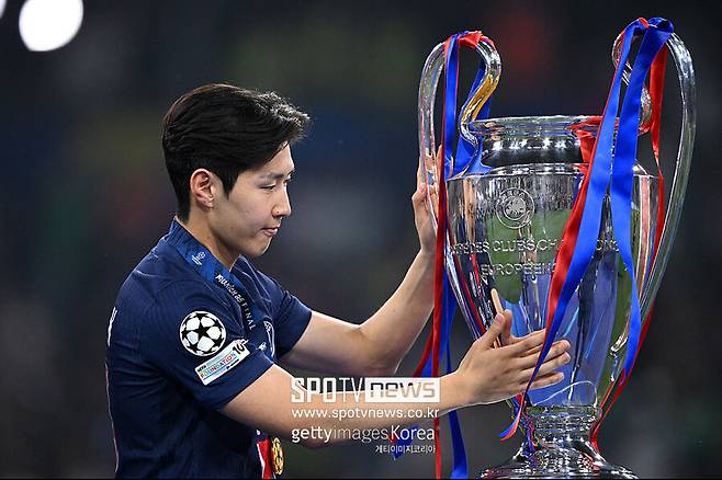 ▲ 이강인은 과거부터 아스널과 꾸준히 연결돼 왔다. 지난 6월 프랑스 '라이브풋'은 “아스널이 이강인을 영입할 가장 유력한 팀”이라며 “파리 생제르맹은 이강인을 3,000만 유로(약 477억 원)에 매각할 계획”이라고 알렸다.&nbsp;