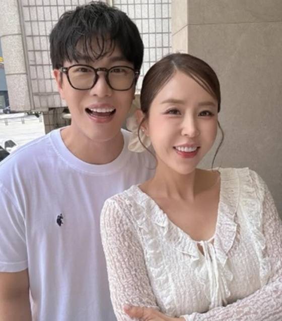 (왼쪽부터) 문원, 신지 /사진=신지 SNS