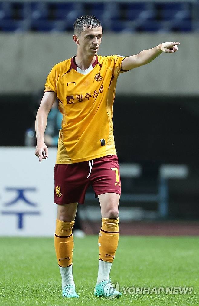 선제골 넣은 아사니 (광주=연합뉴스) 조남수 기자 = 22일 광주월드컵경기장에서 열린 K리그1 2025 20라운드 광주FC와 대전하나시티즌의 경기. 광주 아사니가 후반전에 선제골을 넣고 기뻐하고 있다. 2025.6.22 iso64@yna.co.kr