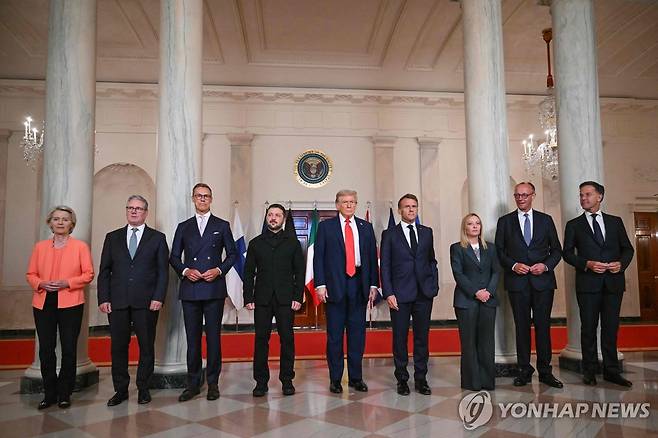 '의지의 연합' 유럽 국가 정상과 젤렌스키·트럼프 [AFP=연합뉴스 자료사진. 재판매 및 DB 금지]