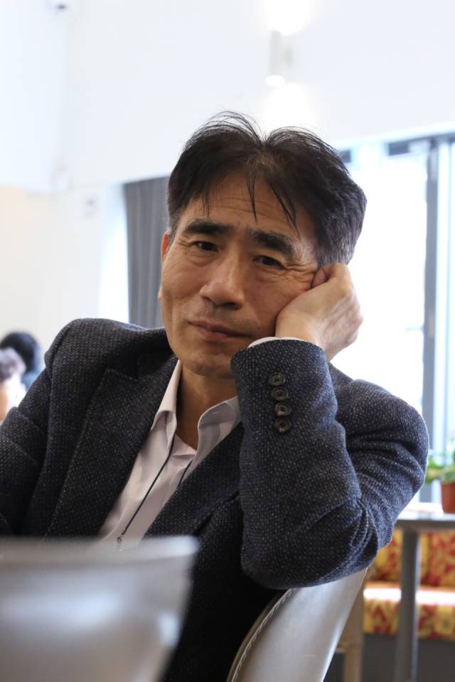 2025년 청마문학상 수상자 송재학 시인. 통영시 제공