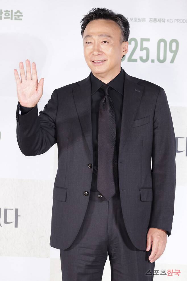 영화 '어쩔수가 없다' 제작보고회에 참석한 배우 이성민. 25.8.19 ⓒ이혜영 기자 lhy@hankooki.com