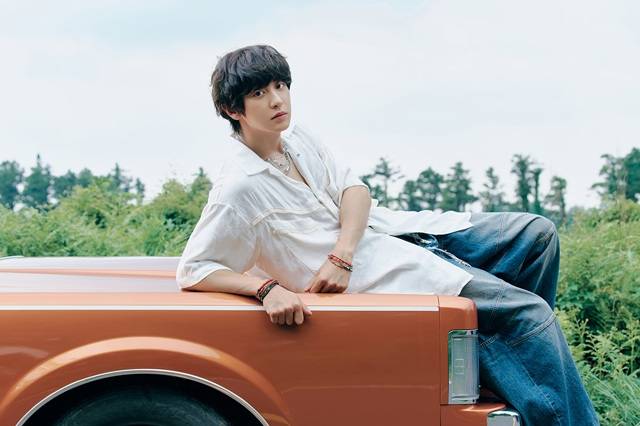 가수 찬열이 R&B 보컬리스트 쏠과 호흡을 맞춘 두 번째 미니앨범 '업사이드 다운'의 수록곡 '해피 액시던트' 뮤직비디오를 21일 공개한다./SM엔터테인먼트
