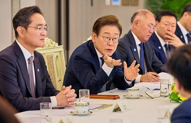 이재명 대통령이  6월13일 서울 용산구 대통령실에서 열린 6경제단체와 기업인 간담회에서 발언하고 있다. /대통령실