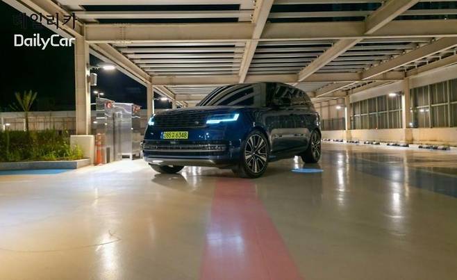 랜드로버 레인지로버 AB p550e SWB