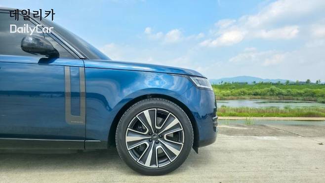 랜드로버 레인지로버 AB p550e SWB