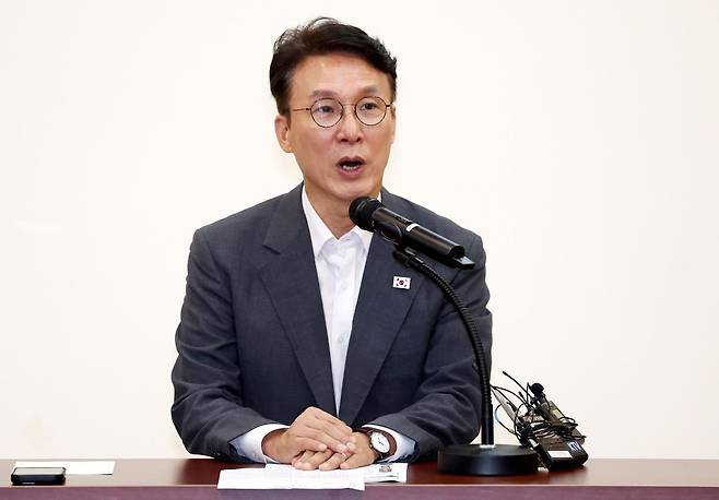 김민석 국무총리가 19일 오전 서울 종로구 정부서울청사에서 열린 출입기자단 간담회에서 취재진의 질문에 답변하고 있다. 2025.08.19 [서울=뉴시스]