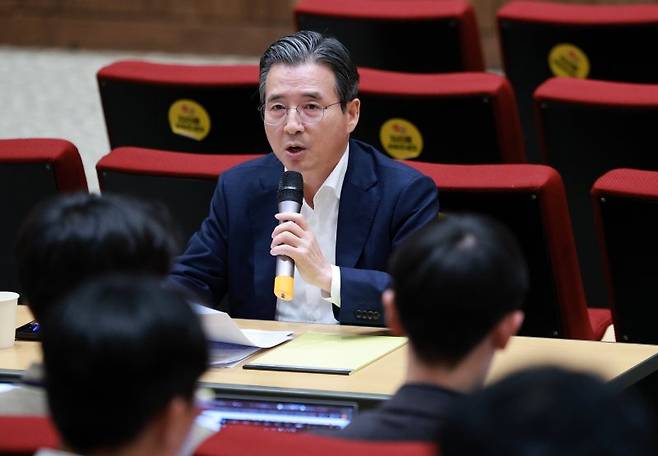 [서울=뉴시스] 고범준 기자 = 김용범 정책실장이 20일 서울 용산 대통령실 청사에서 열린 주요 3실장 기자간담회에서 발언하고 있다. 사진=뉴시스