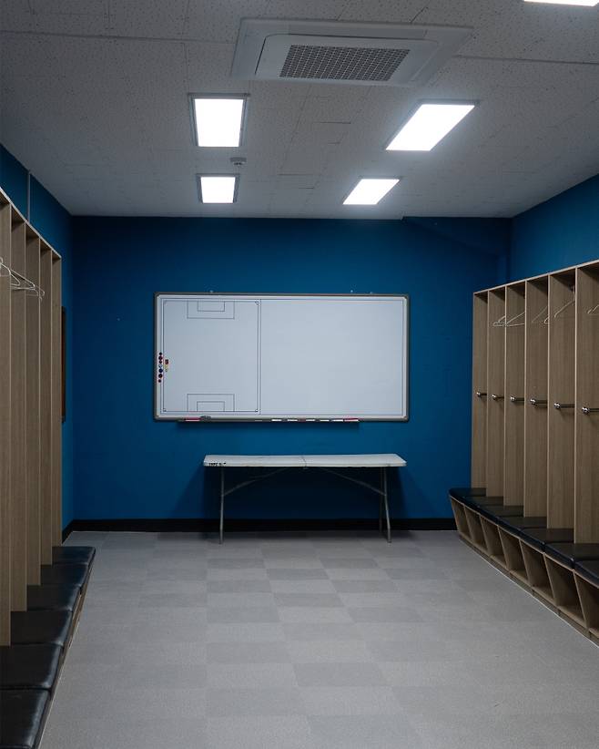 이전과 달라진 수원FC의 원정팀 라커룸. 사진=수원FC