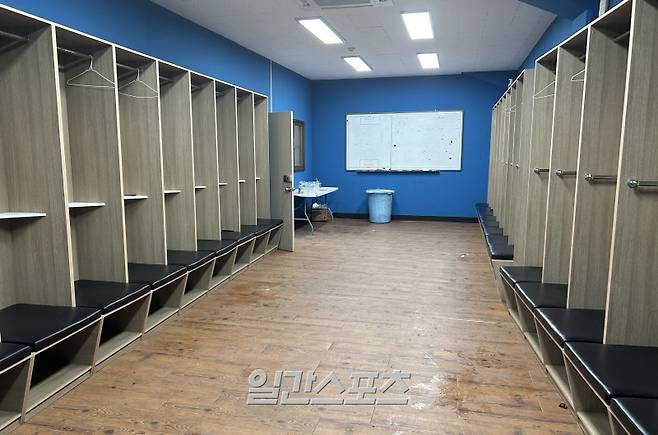과거 수원FC의 원정 라커룸 모습. 사진=IS 포토