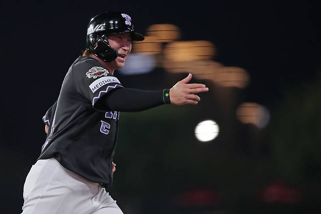 ▲ 홈런 세레머니를 하는 나성범 [KIA타이거즈]&nbsp;