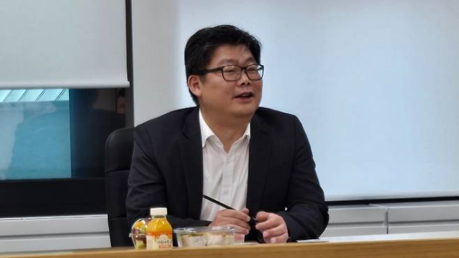 하승철 개인정보보호위원회 범정부 마이데이터 추진단장이 기자설명회에서 발언하고 있다./사진=이찬종 기자