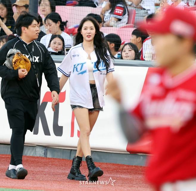 [영상]'내가 알던 그 씨스타 소유 맞나?' 늘씬하지만 당차게 '끝내기승리요정' 소유