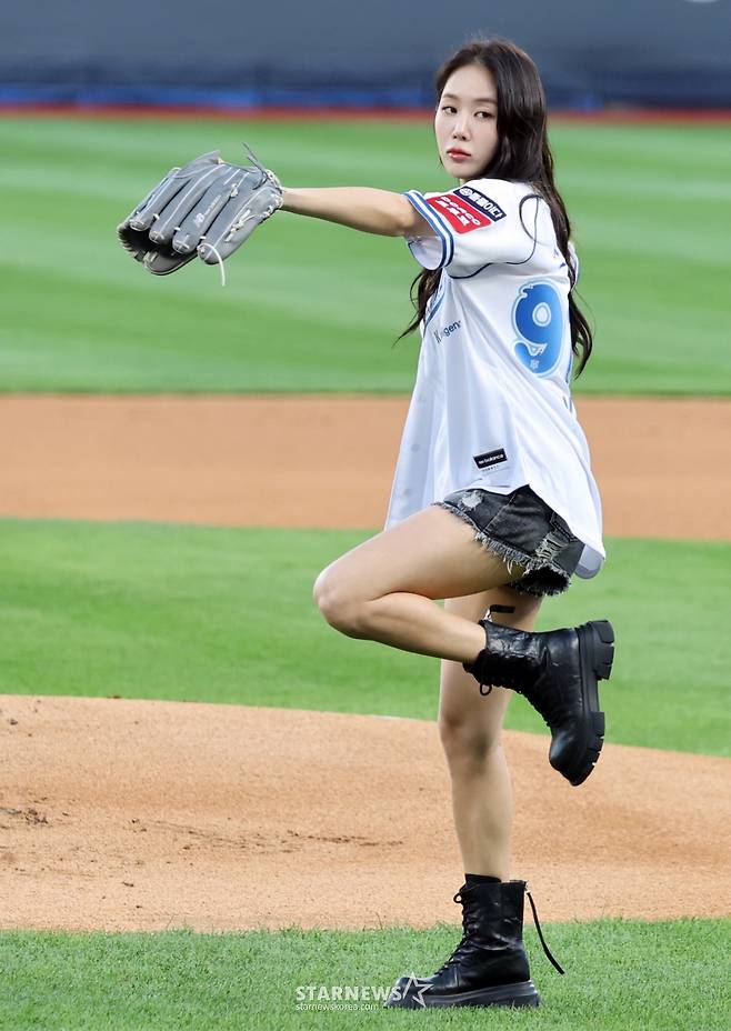 [영상]'내가 알던 그 씨스타 소유 맞나?' 늘씬하지만 당차게 '끝내기승리요정' 소유