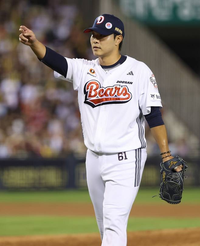 '또' KBO 진기록 탄생! 공 딱 1개만 던지고 승리 투수라니... 저력의 두산, 한화까지 집어삼켰다