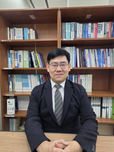 약자 편에 선 정연제(사진) 변호사 대구대 박사가 되다. 대구대 제공