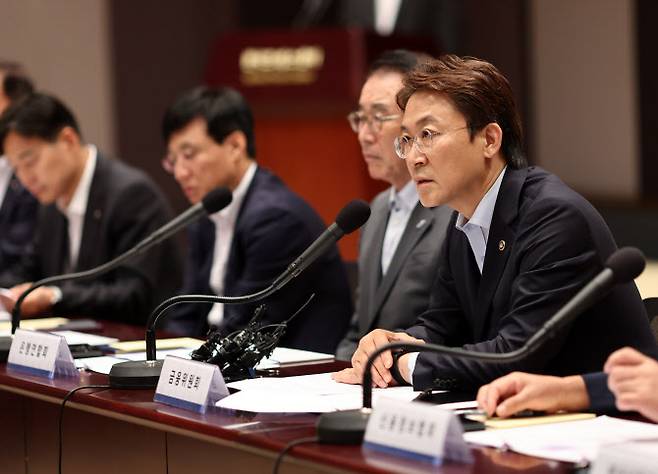 권대영 금융위원회 부위원장이 20일 서울 프레스센터에서 열린 서민?소상공인 신용회복 지원을 위한 금융권 공동 업무 협약식에서 발언하고 있다.(사진=연합뉴스)