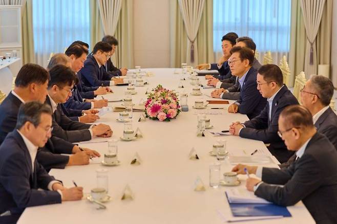 이재명 대통령이 19일 서울 용산 대통령실 청사에서 미일 순방 경제인 간담회를 하고 있다. 연합뉴스