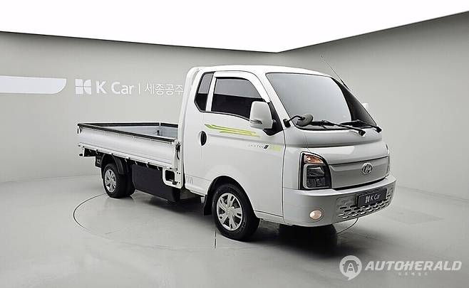 올 상반기 국내&nbsp;1톤 트럭 판매량이&nbsp;IMF 이후&nbsp;27년 만에 최저치를 기록했다. (출처: 케이카)&nbsp;