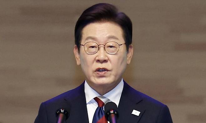 이재명 대통령이 지난 15일 서울 세종문화회관에서 열린 80주년 광복절 경축식에서 경축사를 하고 있다. 연합뉴스