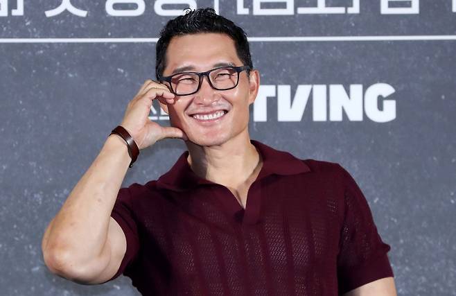 한국계 미국 배우 대니얼 대 킴이 21일 서울 용산구 CGV아이파크몰점에서 열린 아마존 프라임 비디오 시리즈 '버터플라이' 제작발표회에서 포즈를 취하고 있다. 뉴시스