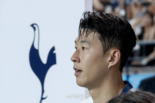 잉글랜드 프로축구 프리미어리그(PL) 토트넘 훗스퍼 손흥민이 3일 서울상암월드컵 경기장에서 열린 2024쿠팡플레이시리즈 독일 프로축구 분데스리가 바이에른 뮌헨과의 경기에 입장하고 있다. 2024.08.03 문재원 기자