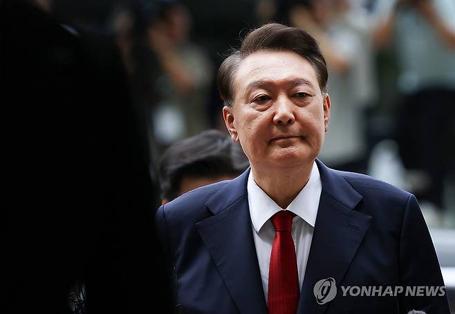 굳은 표정의 윤석열 전 대통령 [연합뉴스 자료사진]