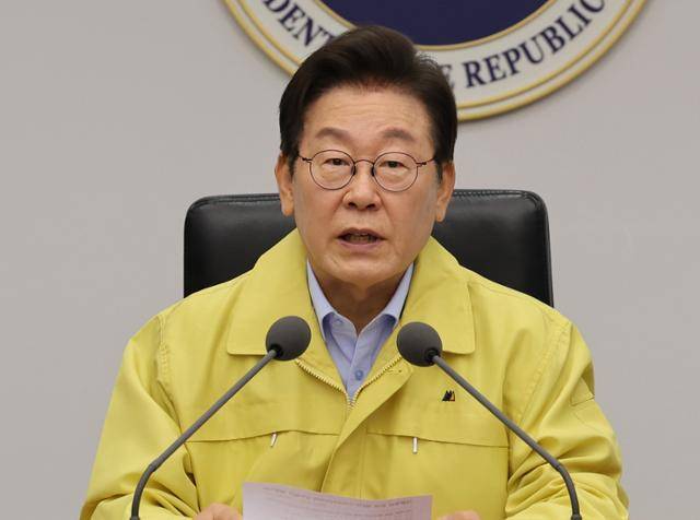 이재명 대통령이 21일 서울 용산 대통령실 청사에서 열린 제8차 수석 보좌관 회의에서 모두발언을 하고 있다. 왕태석 선임기자