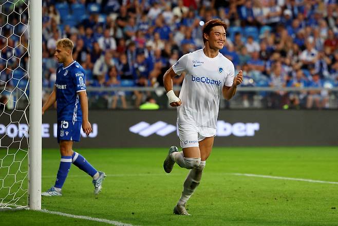 헹크 오현규가 22일 레흐 포즈난전에 골을 넣은 뒤 기뻐하고 있다. 로이터연합뉴스