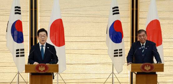 이재명 대통령이 23일(현지 시간) 일본 도쿄 총리 관저에서 이시바 시게루 일본 총리와 정상회담을 마친 뒤 한일 공동언론발표를 하고 있다. (사진=뉴시스)