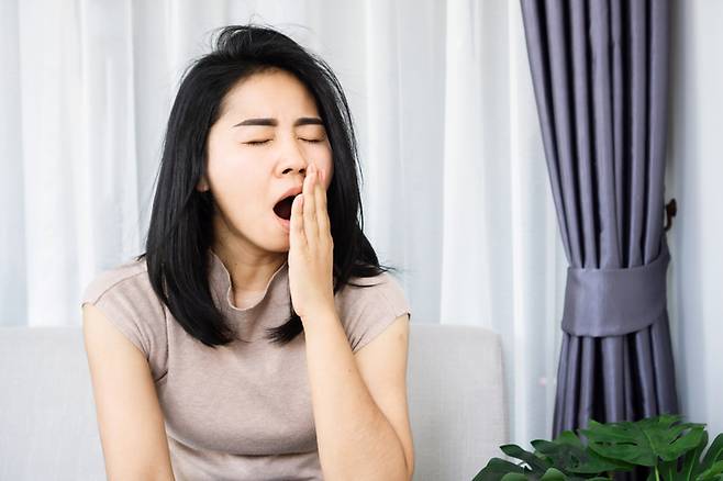 갱년기 여성은 수면의 질이 곧 증상 완화와 직결되므로 숙면 환경을 만드는 것이 중요하다. [사진= 게티이미지뱅크]