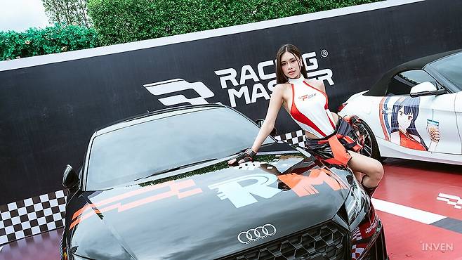 ▲ 다들 뜨거운 날씨만큼 멋진 포즈를 취해줬습니다