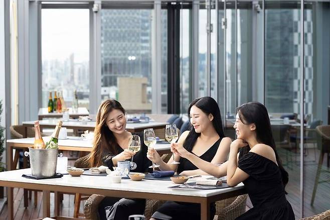 [서울=뉴시스] 페어몬트 서울 그랜드 와인 페어 이미지. (사진=페어몬트 서울 호텔 제공) *재판매 및 DB 금지