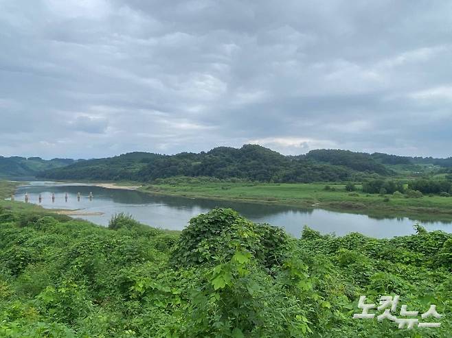남과 북의 유일한 공유하천인 임진강. 정성욱 기자