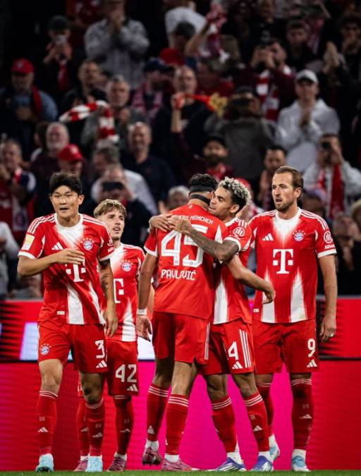 득점 후 기뻐하는 바이에른 뮌헨 선수들. /사진=바이에른 뮌헨 공식 SNS 갈무리