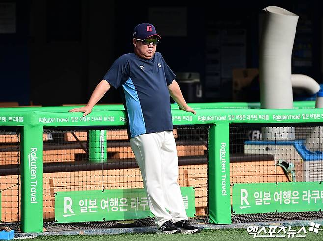 김태형 감독이 이끄는 롯데 자이언츠가 23일 창원NC파크에서 열리는 2025 신한 SOL Bank KBO리그 NC 다이노스와의 팀 간 13차전에서 11연패 탈출에 도전한다.&nbsp;사진 엑스포츠뉴스 DB