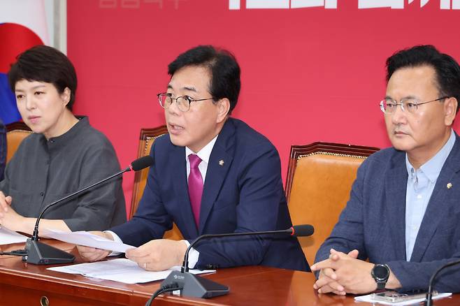 국민의힘 송언석 비상대책위원장 겸 원내대표가 24일 서울 여의도 국회에서 기자간담회를 열어 '노동조합 및 노동관계조정법 일부개정법률안(노란봉투법)' 본회의 처리 등과 관련해 발언하고 있다. 2025.8.24 사진=연합뉴스.&nbsp;