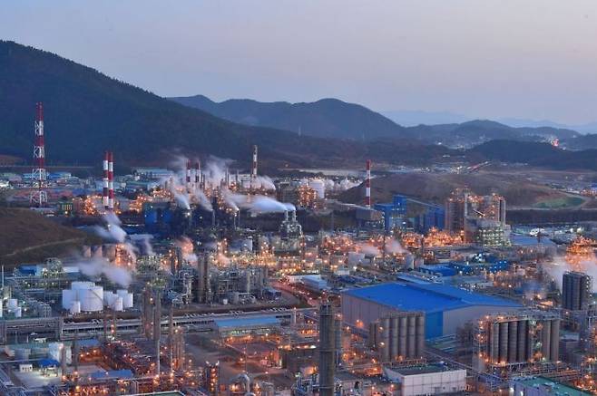 여수 국가산업단지.