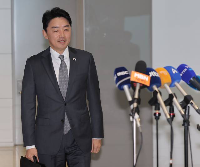 대통령 미국 순방길 동행하는 강훈식 비서실장