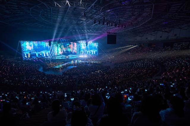 슈퍼주니어가 24일 서울 송파구 KSPO DOME에서 '슈퍼쇼10'을 진행하고 있다. SM엔터테인먼트 제공