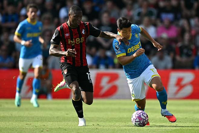 울버햄프턴 황희찬(오른쪽). [AFP=연합뉴스]