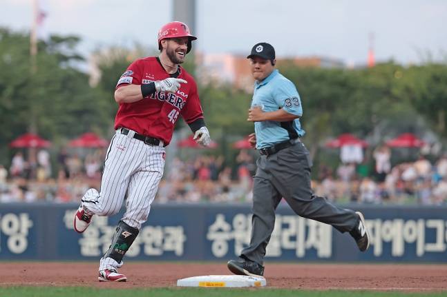 KIA 패트릭 위즈덤이 24일 광주 LG전 3회말 2사에서 좌월 솔로포를 터트렸다. /사진=KIA 타이거즈 제공