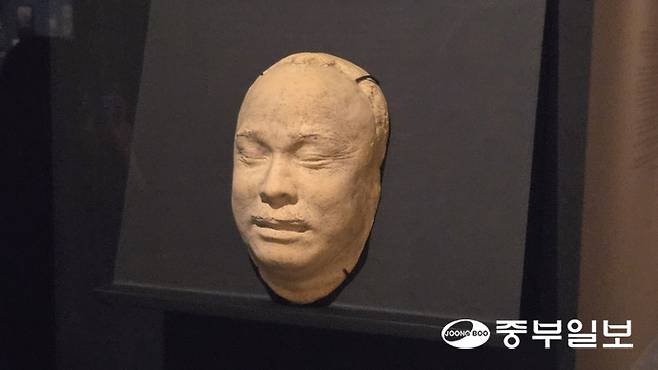 몽양 여운형의 생애 마지막 모습을 본 뜬 데드마스크. 임창희기자